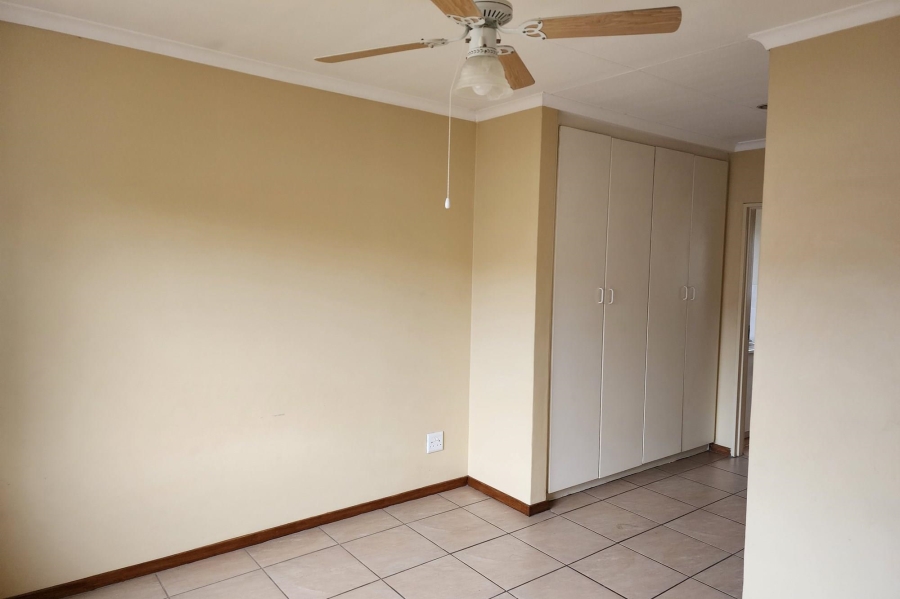 To Let 4 Bedroom Property for Rent in Cashan North West
